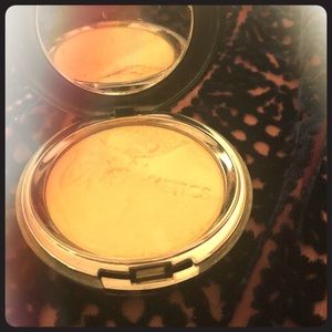 IT Cosmetics Celebration foundation Medium
